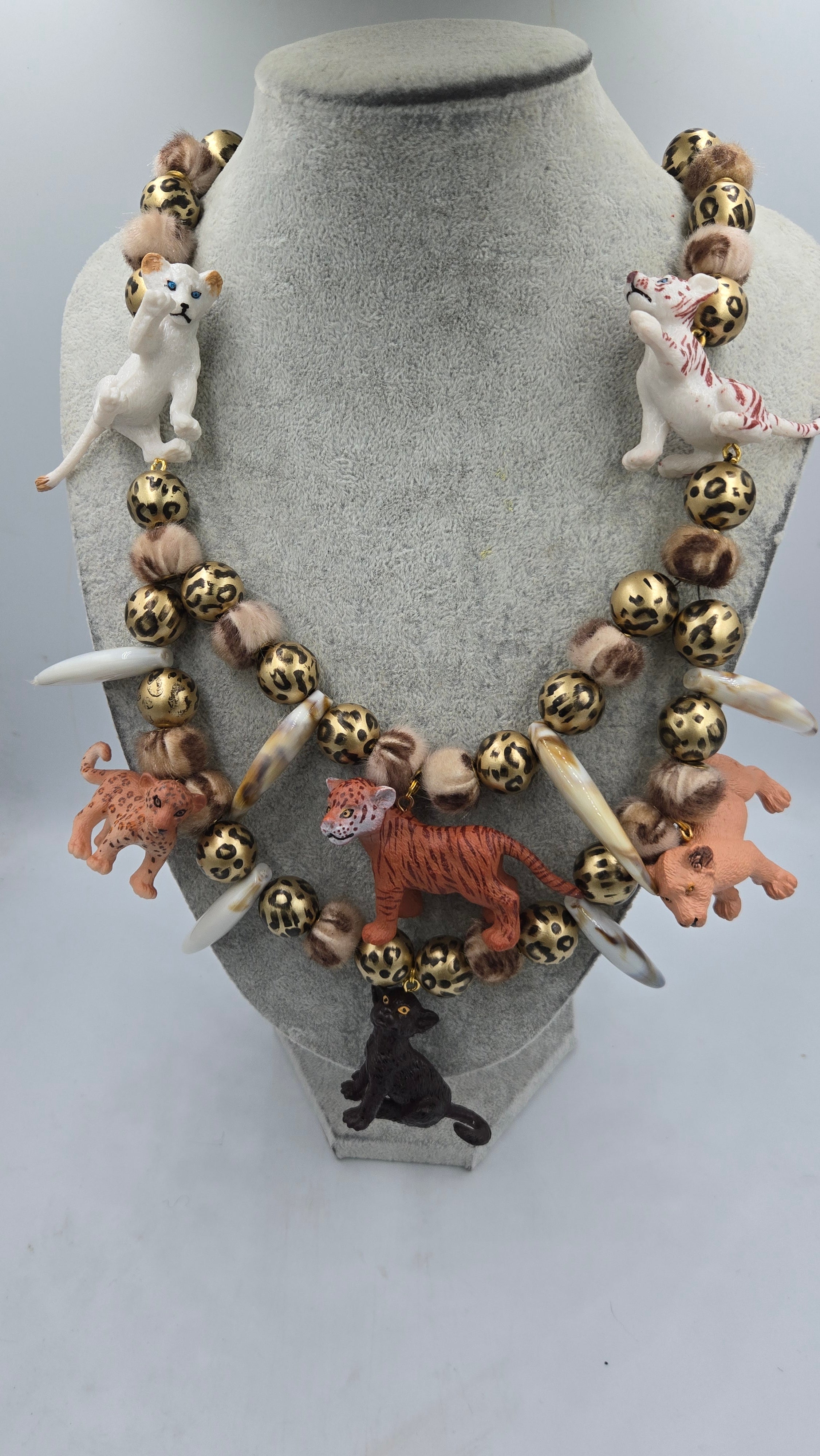 Junge Baby's; THE necklace for your ultimate Jungle feeling!