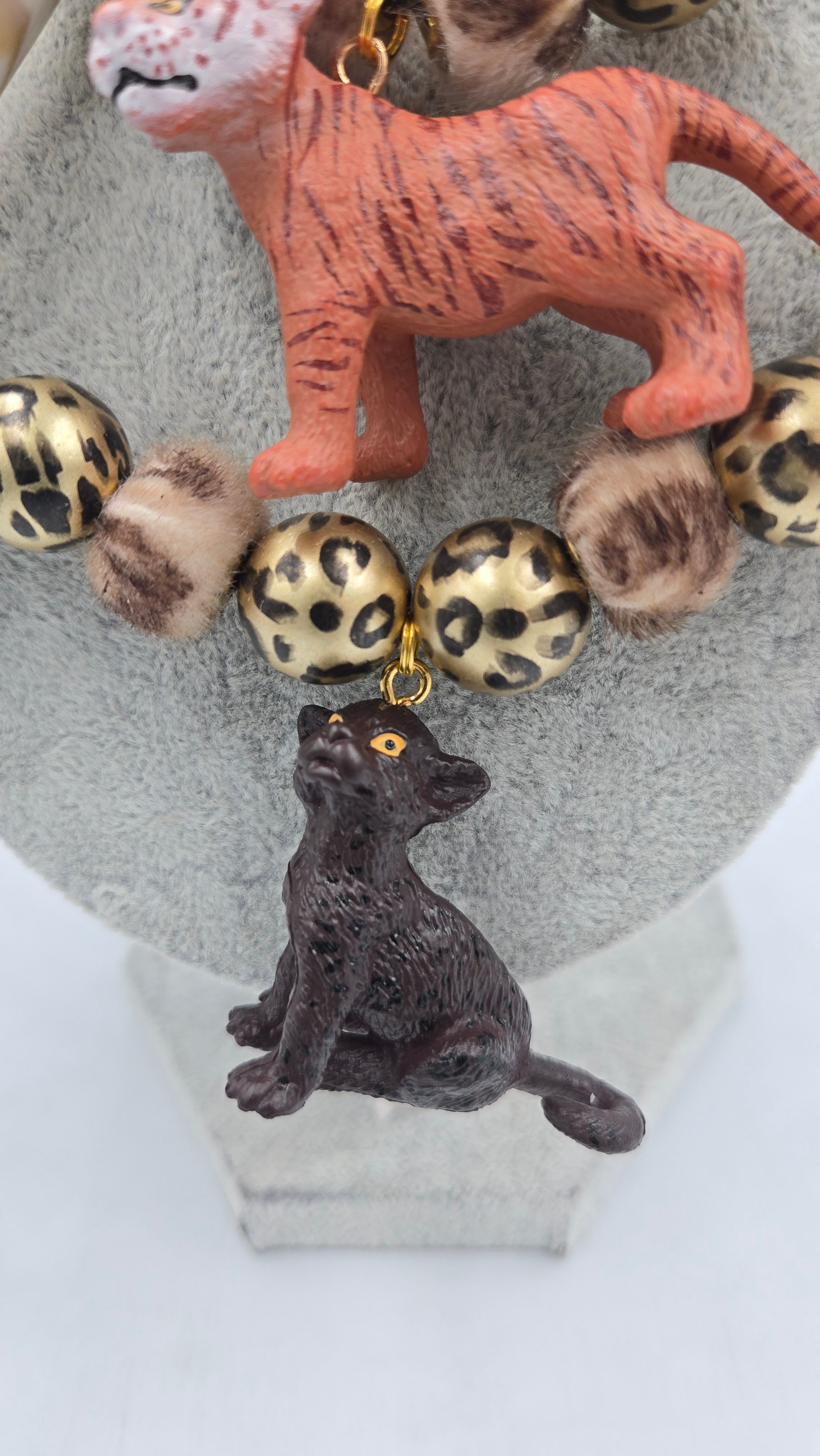 Junge Baby's; THE necklace for your ultimate Jungle feeling!