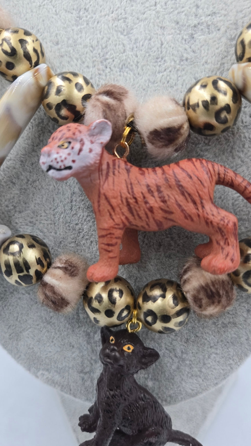 Junge Baby's; THE necklace for your ultimate Jungle feeling!