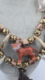 Junge Baby's; THE necklace for your ultimate Jungle feeling!
