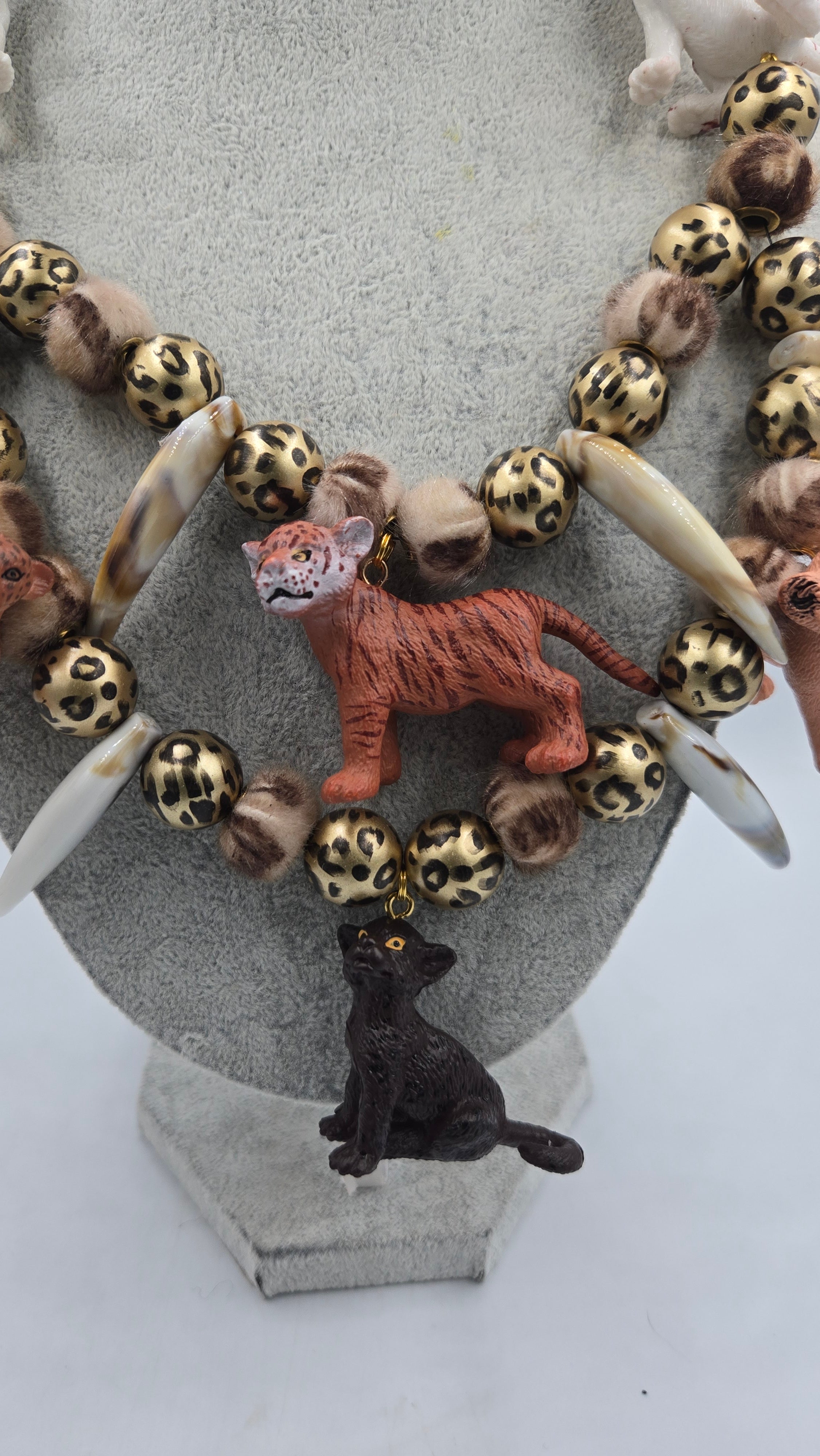Junge Baby's; THE necklace for your ultimate Jungle feeling!